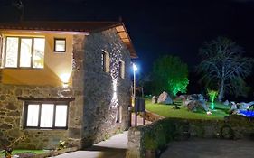 As Penedas, Casa dos Arcos